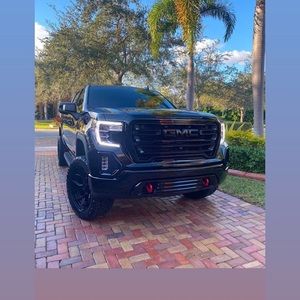 Meet your Posher, Nicholas